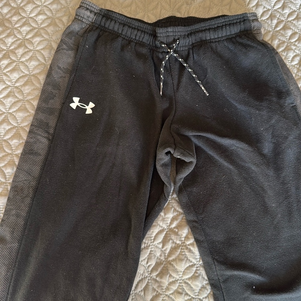 Boys under armour fleece pants large